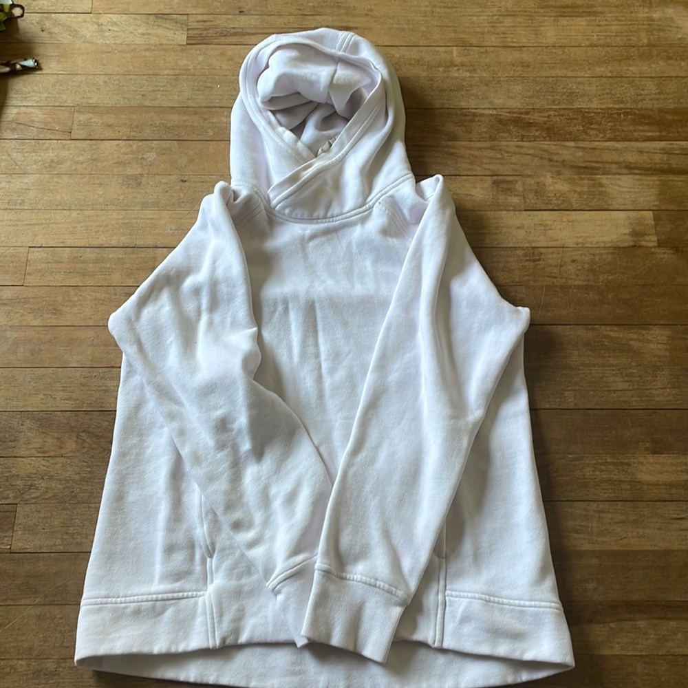 Lululemon women’s sweatshirt